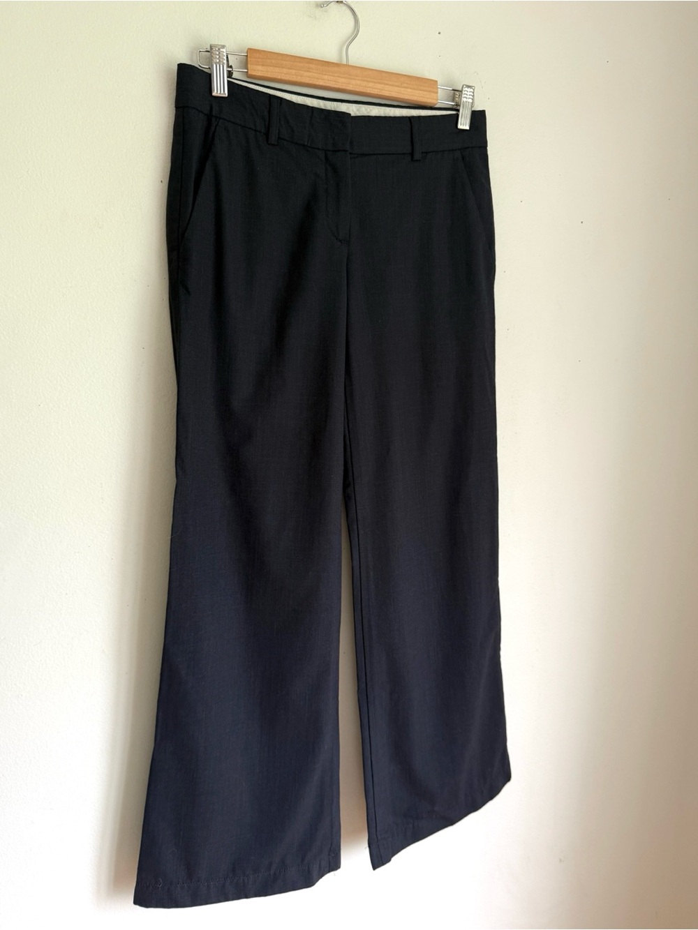 Theory Emery Tailored Wool Pants in Navy Blue - Picture 3 of 5